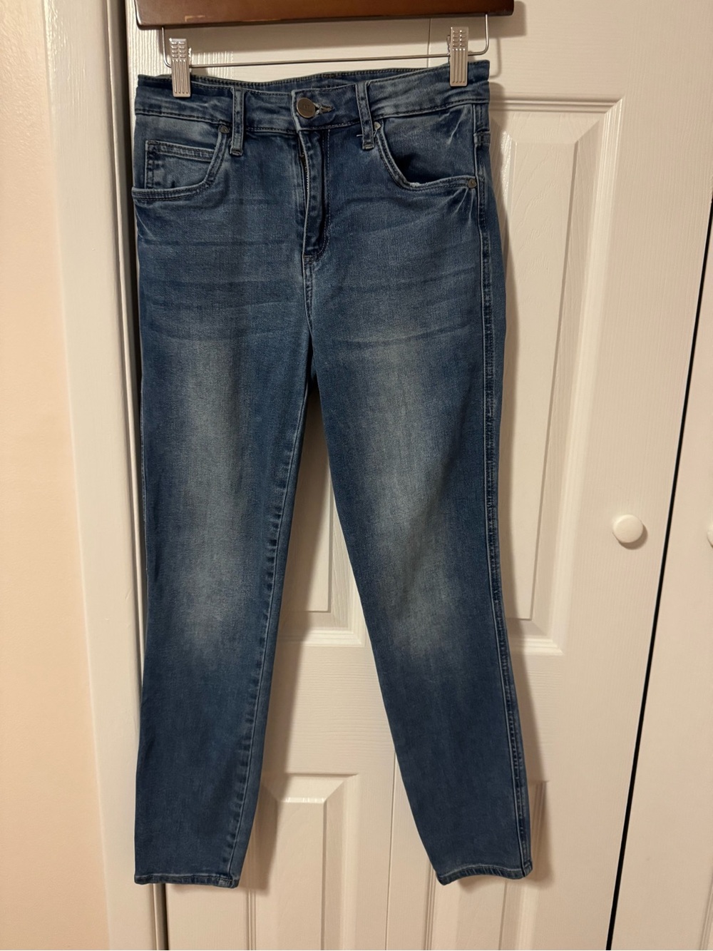 KUT from the Kloth High Rise Ankle Slim Straight Leg Jeans – Women’s Size 2